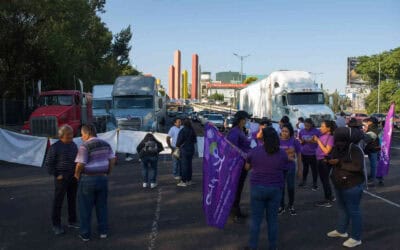 Bloqueo en Periférico Norte cumple 12 horas: Exigen aparición con vida de Kimberly Moya, alumna del CCH Naucalpan