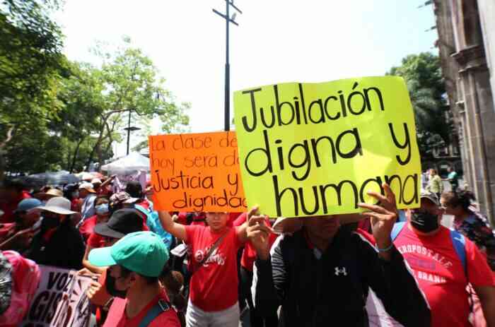 cnte-no-se-va-refuerza-planton-cdmx