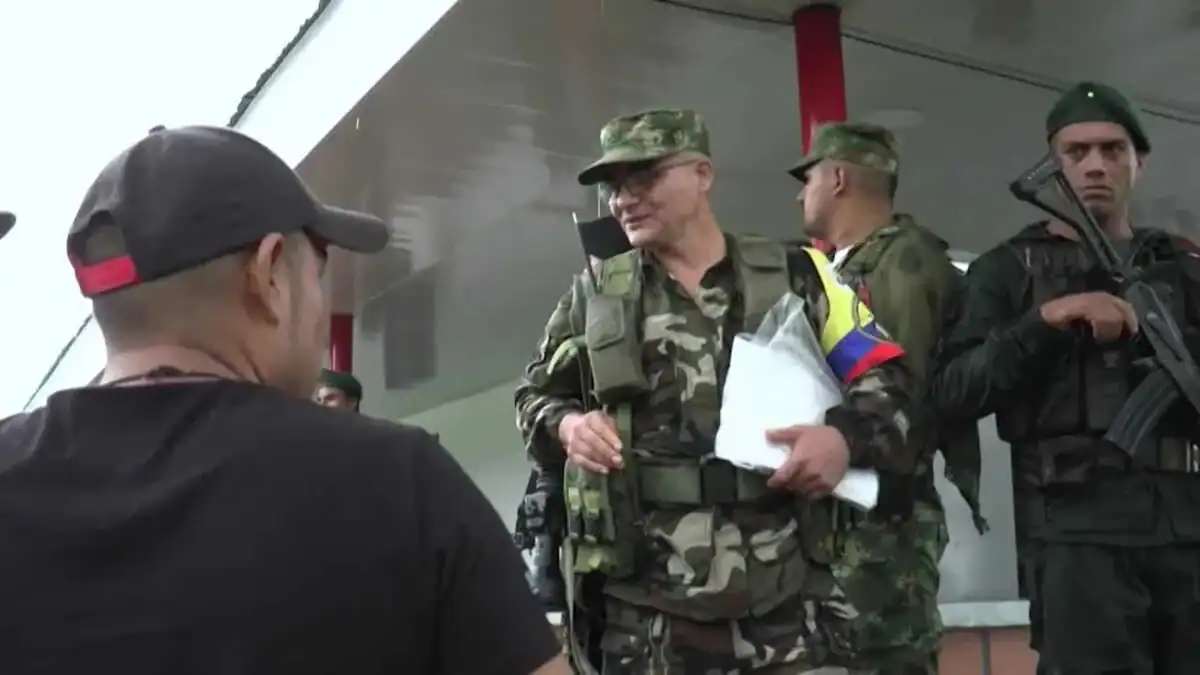 ¡Petro va con todo! Anuncia que llevará a Jefe Guerrillero ante la CPI