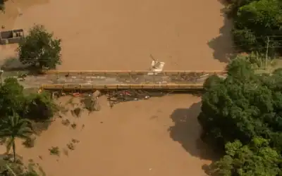 México eleva a 76 los muertos por lluvias e inundaciones